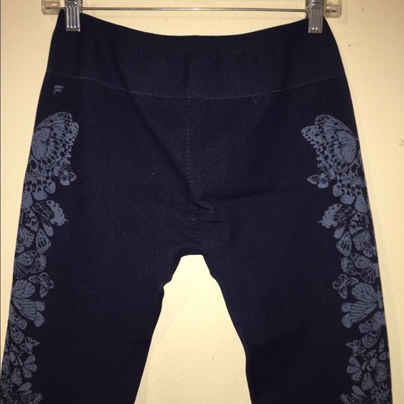 FABLETICS, butterflies 🦋,blue Capri-leggings LG - Picture 9 of 15
